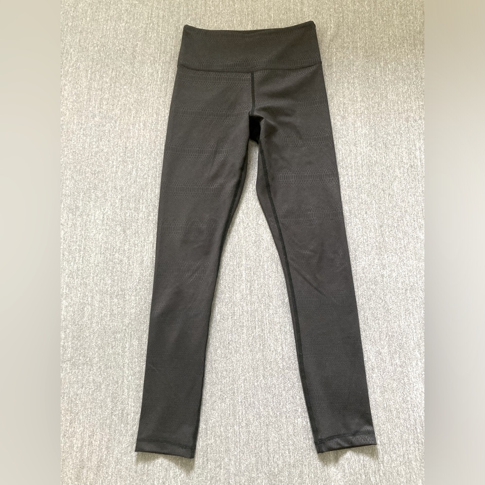 ZYIA Black Venom Light N Tight 7/8 Leggings Size 2